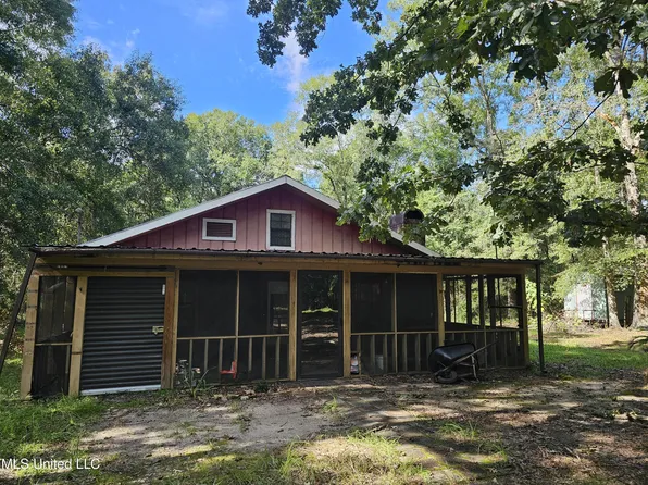 361 Pine Grove Rd, Picayune, MS 39466