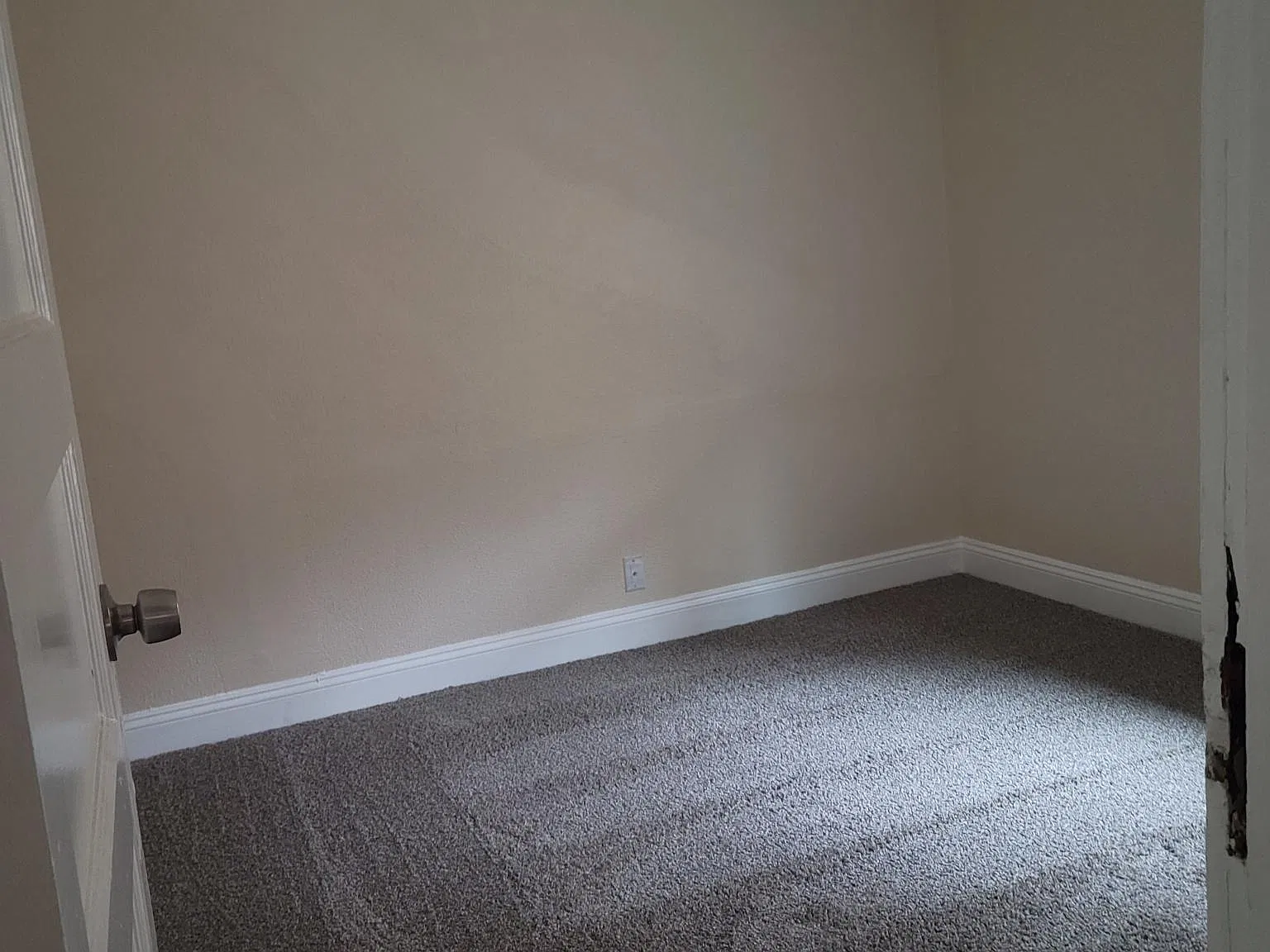 4 bed, 1600 sqft, $2,000 — Photo 3