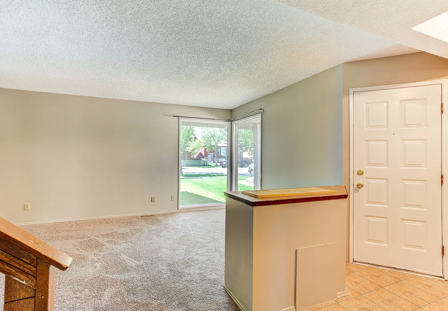 Spacious + Bright 3-Bedroom Duplex with Attached Garage in Family-Friendly Temple! — Photo 3