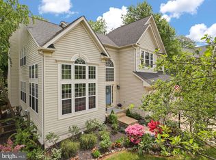 47105 Glenaire Ct, Sterling, VA 20165