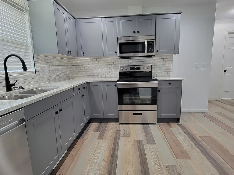 509 4th St — Photo 21