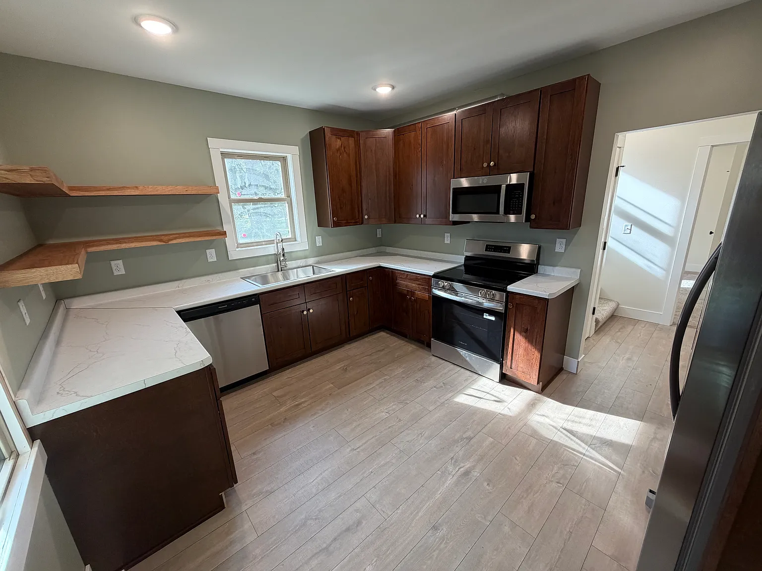 3 bed, 1050 sqft, $1,795 — Photo 1