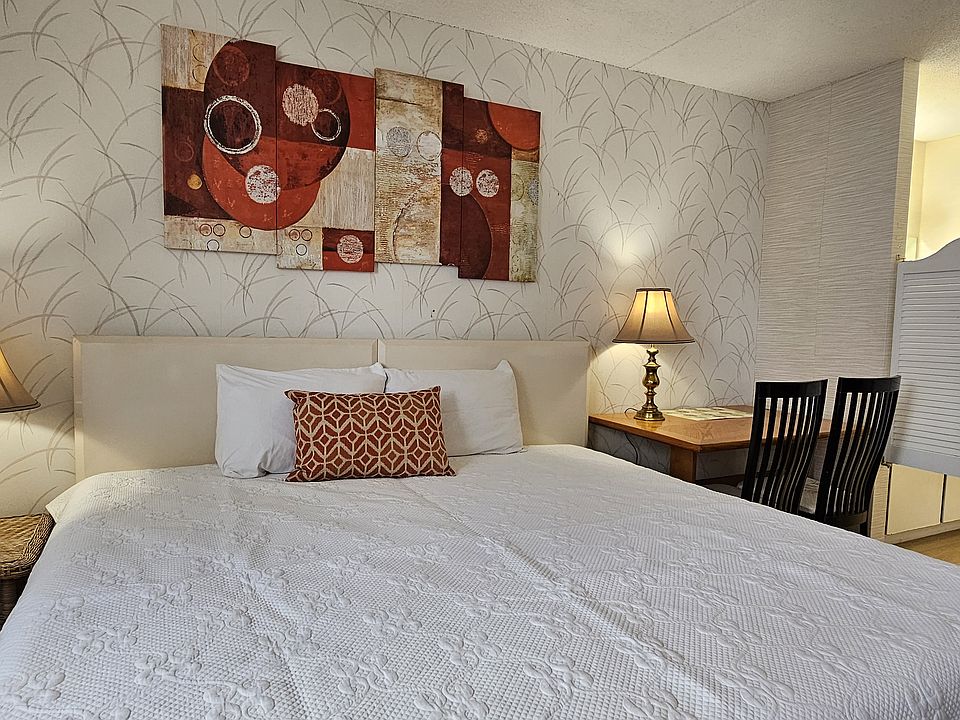 King size bed