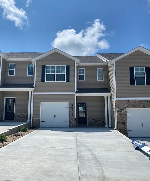 3478 Tyee Crossing Way — Photo 1