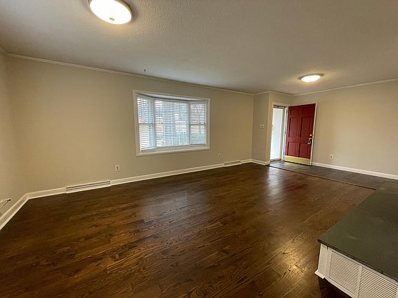 4th image of 1411 Forest Park Dr