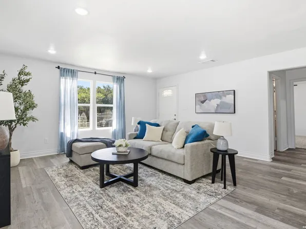 943 S San Eduardo, San Antonio, TX 78237