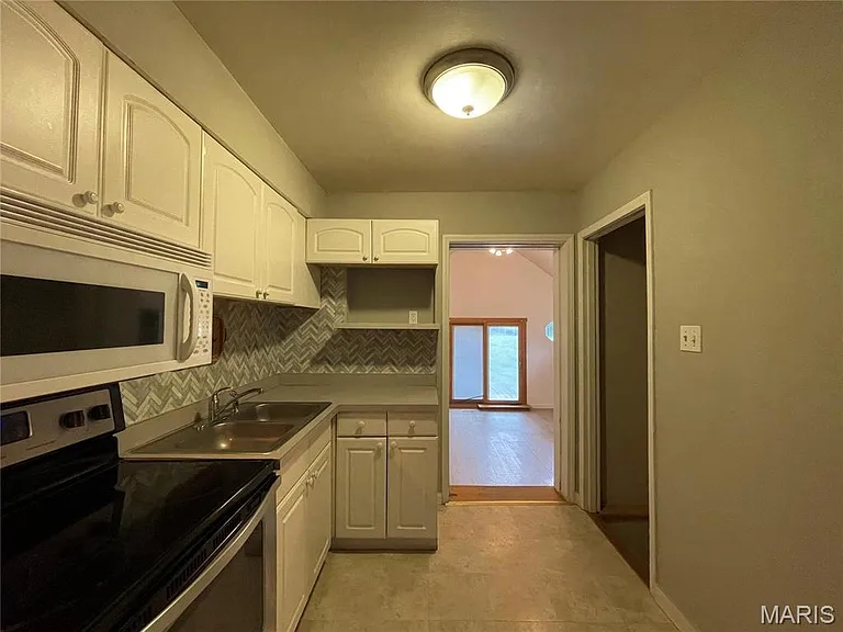 10745 Saint Xavier Ln — Photo 35