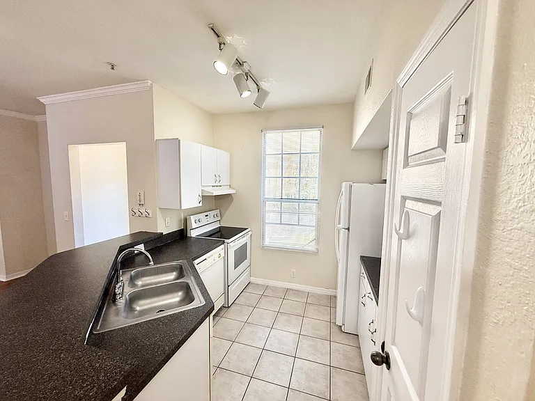 6320 Raleigh St #604 — Photo 5