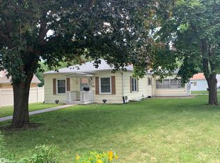 1018 Cook St, Burlington, IA 52601