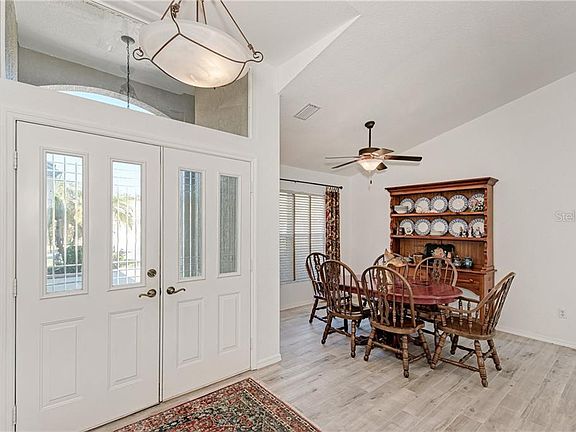 4th image of 8319 Parkside Dr