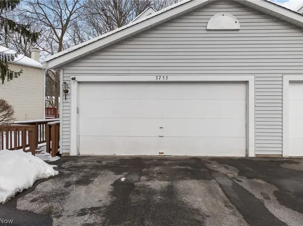 3753 Lake Run Blvd, Stow, OH 44224