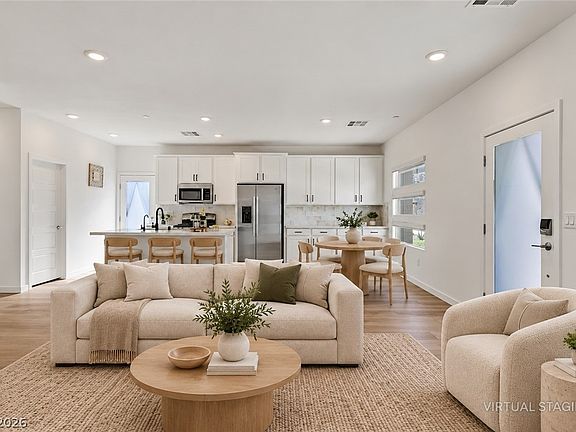 3rd image of 881 Regent Terrace Ln