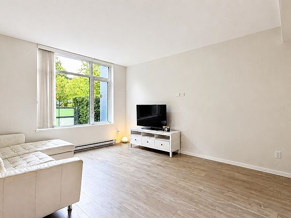 3rd image of 6638 Dunblane Ave #1