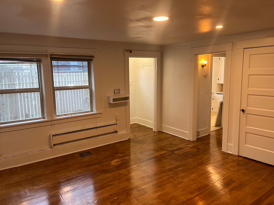 1st image of 5607 15th Ave NE APT C