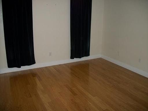 4th image of 2327 Myrna St