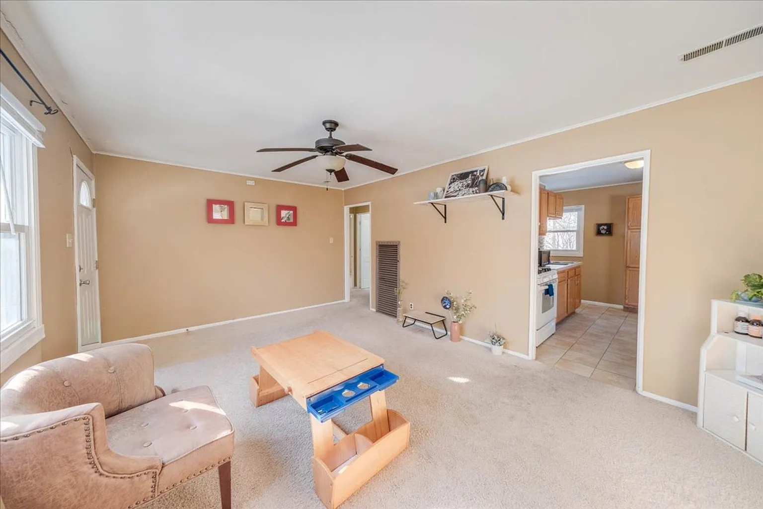1201 S Lynn St photo 1