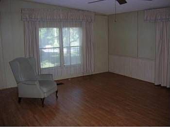 5th image of 12606 Parkwood St