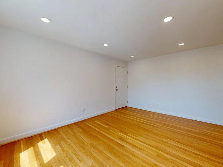 1210 N Kenilworth St #8 — Photo 3