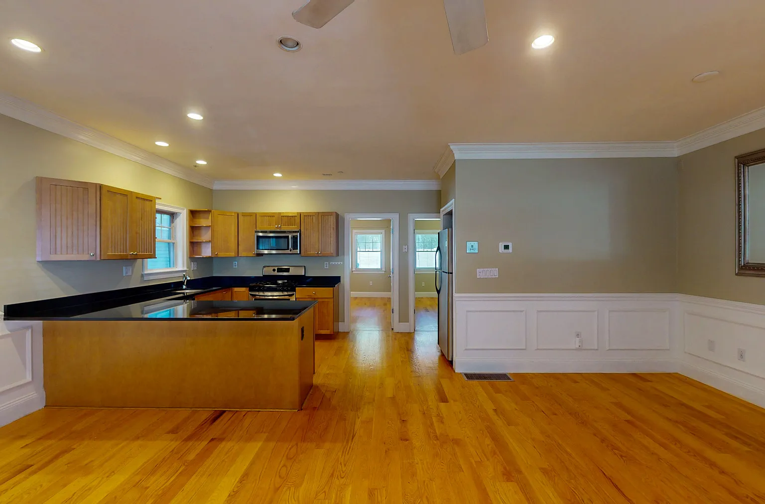 2 bed, 825 sqft, $3,800 — Photo 3