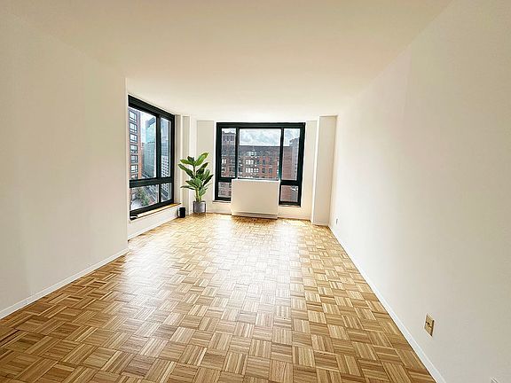 4th image of 1 Irving Pl APT U15f