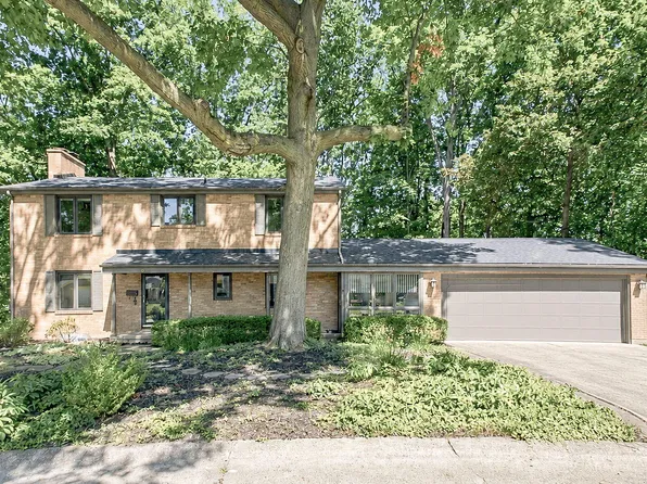 703 Comings Ave, Saint Joseph, MI 49085