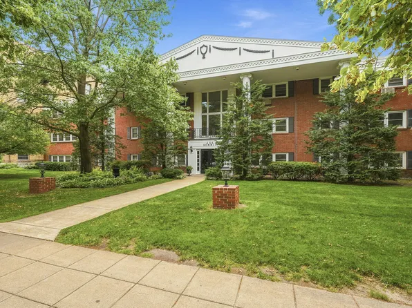 456 Summit Ave APT 203, Saint Paul, MN 55102