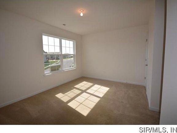 3rd image of 822 Harbor Woods Dr
