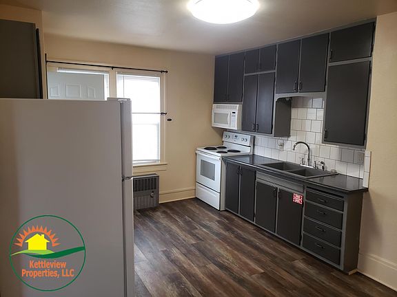 Kitchen / Dining