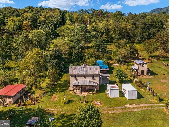 4th image of 2629 Hazard Mill Rd