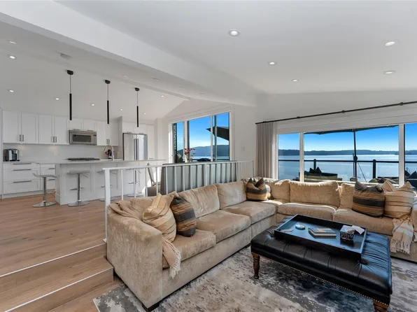 1723 Sandy Beach Rd #4, Mill Bay, BC V0R 2P4