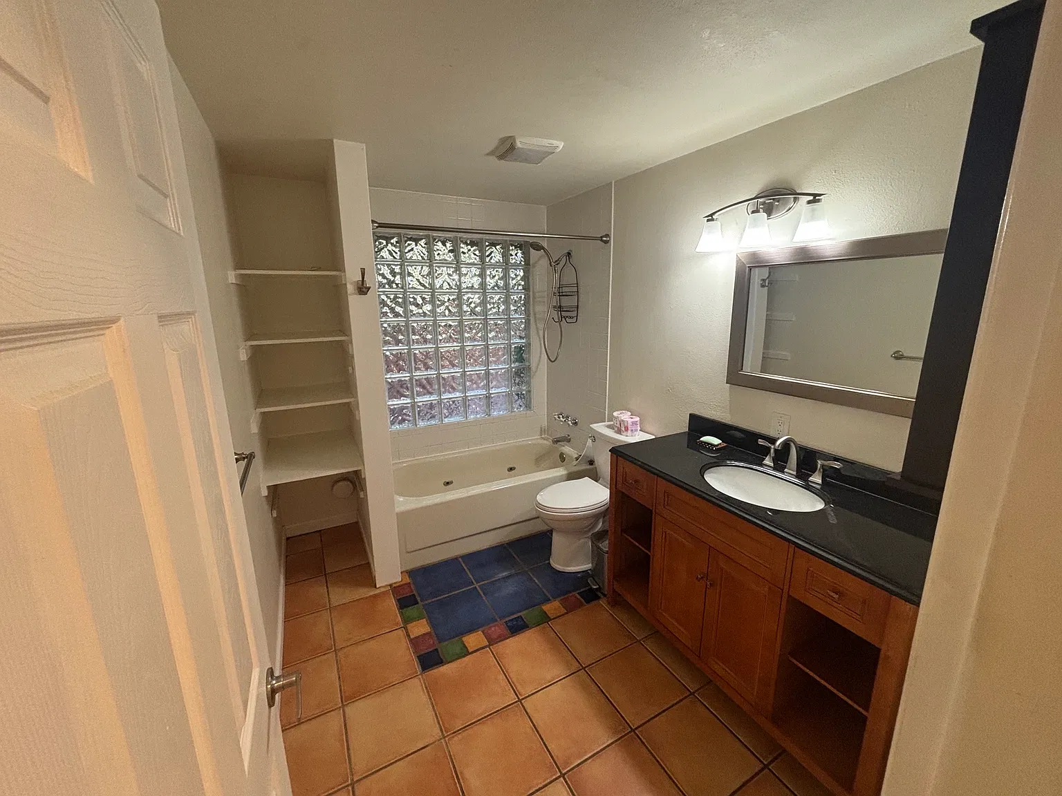 3 bed, 2044 sqft, $2,750 — Photo 3