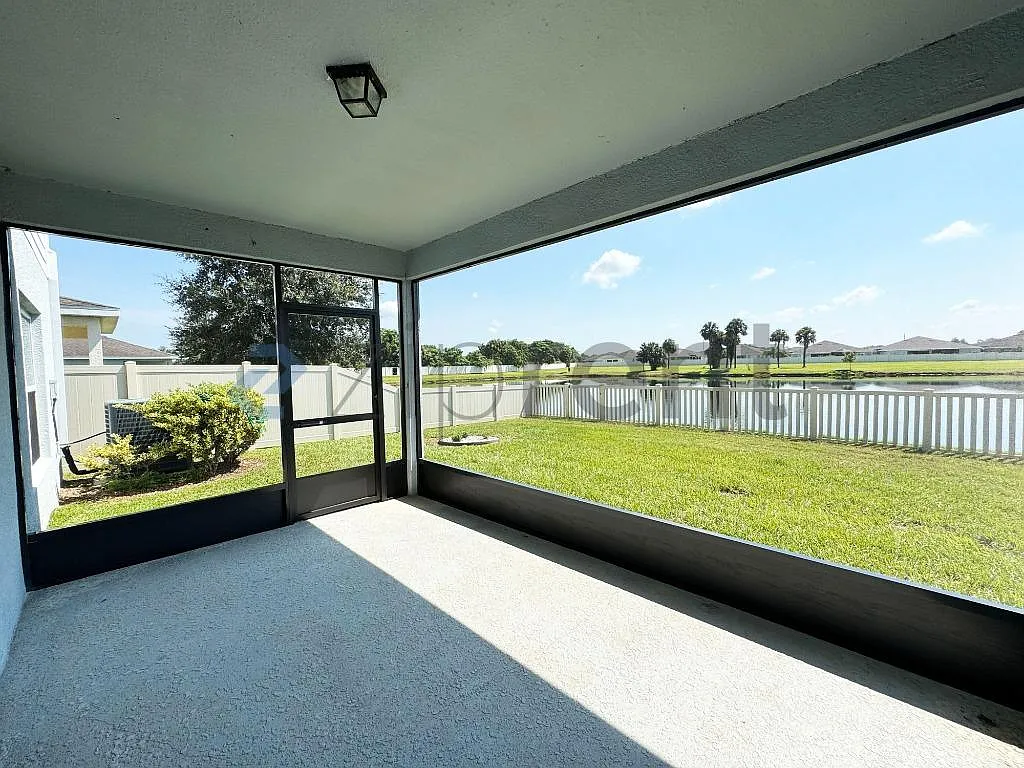 4 bed, 2417 sqft, $2,650 — Photo 3