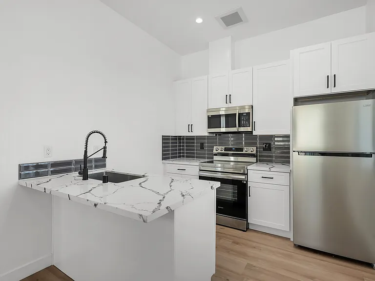 2872 Preece St #2 — Photo 4