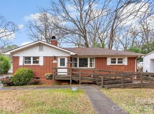 1001 Crestmere St, Charlotte, NC 28208