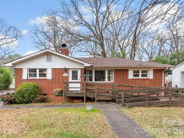 1001 Crestmere St, Charlotte, NC 28208