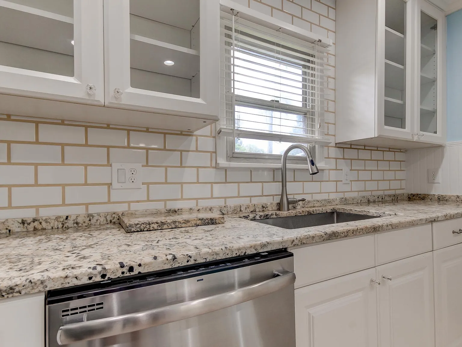 4 bed, $3,300 — Photo 3