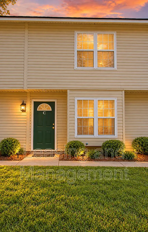 2 bed, 1.5 bath, 942 sqft, $1,775 — Photo 3