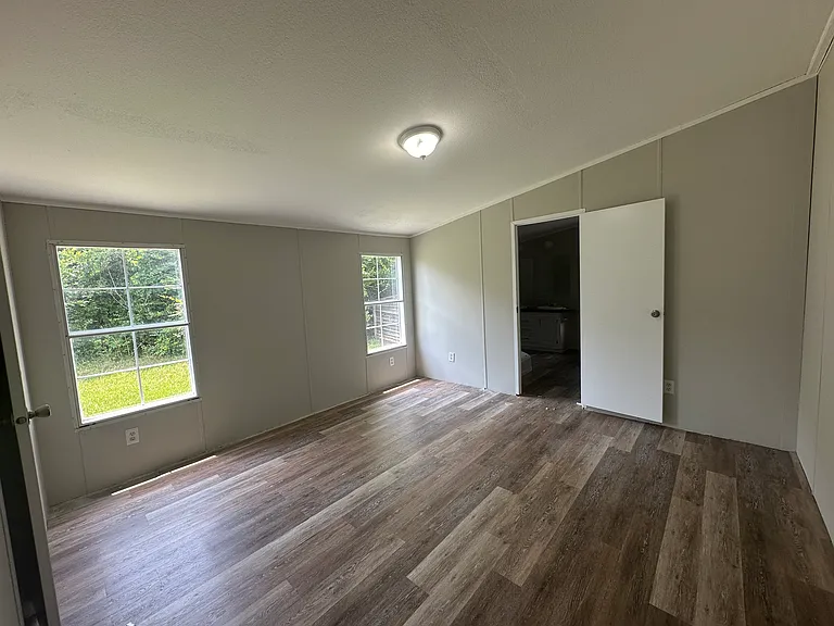 127 Owens Ln — Photo 12