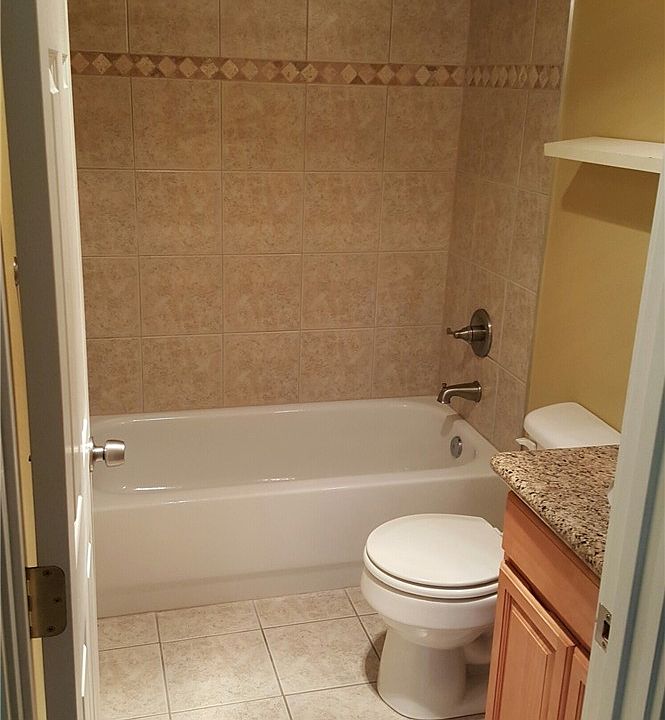 1st image of 9811 Whitman Ave SW APT 11