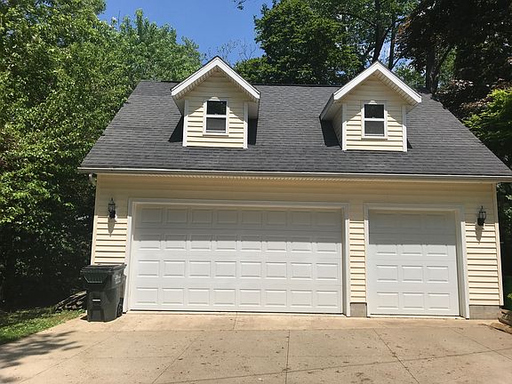 Detached 3 Car Garage