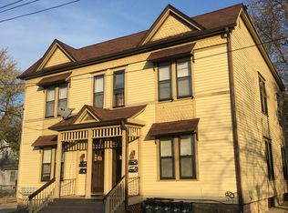 111-113 N Chestnut St, Aurora, IL 60506