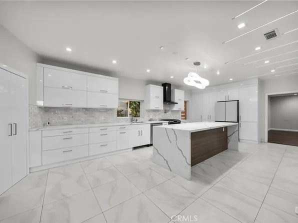 8647 Corbin Ave, Winnetka, CA 91306