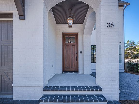 Representative Photos. Colors, finishes and upgrades may vary.