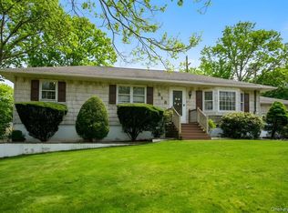 318 Jamaica Avenue, Medford, NY