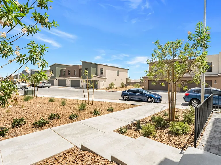 7352 Joanna Brook St — Photo 29
