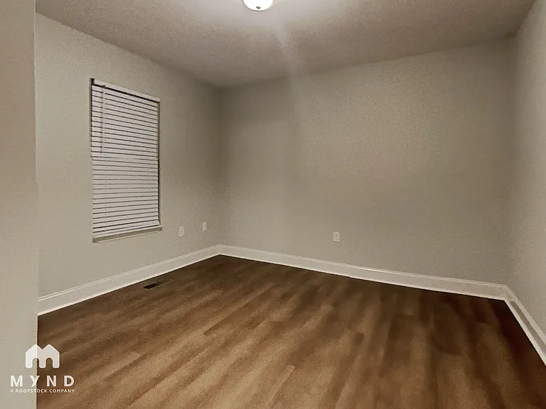 722 Deans Ferry Rd — Photo 17
