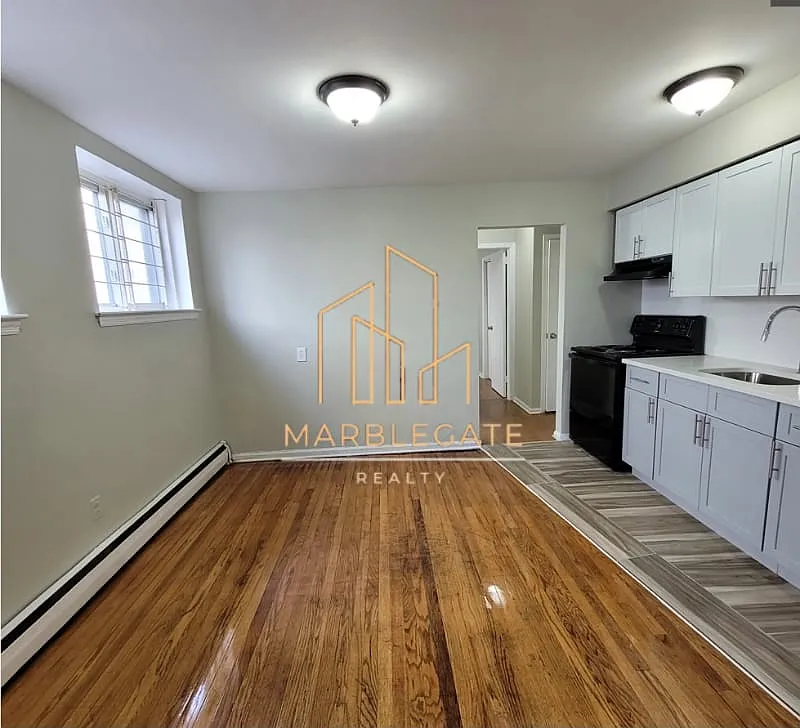 2 bed, 850 sqft, $1,995 — Photo 2
