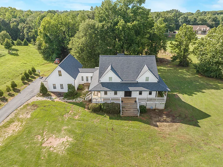 1846 Savage Rd — Photo 2