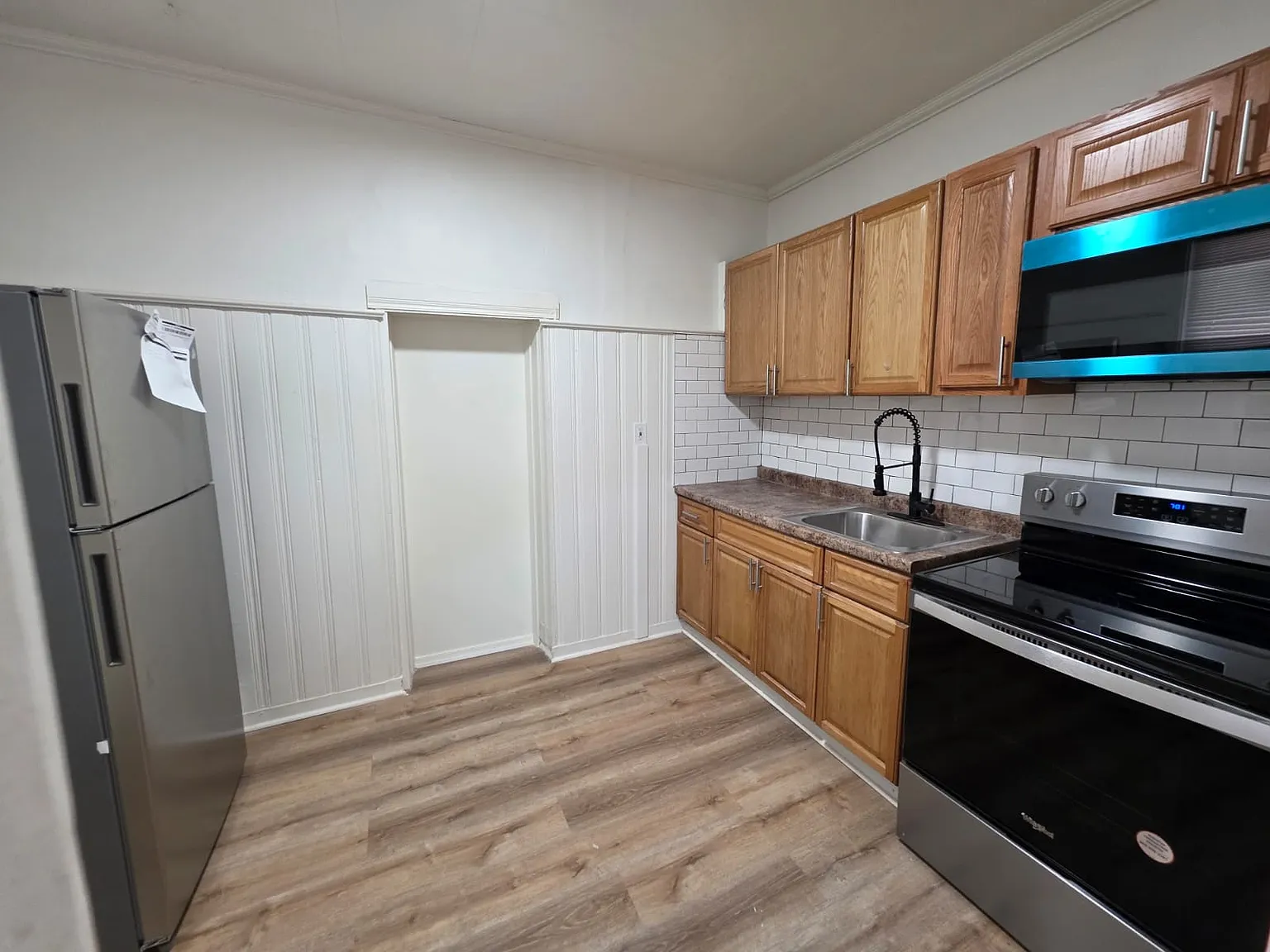 3 bed, 1100 sqft, $1,650 — Photo 1