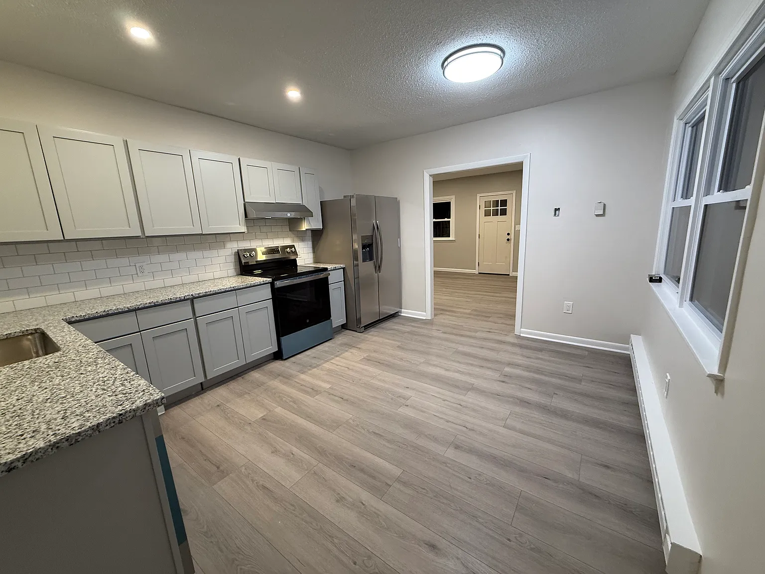 6 bed, 1232 sqft, $5,500 — Photo 4